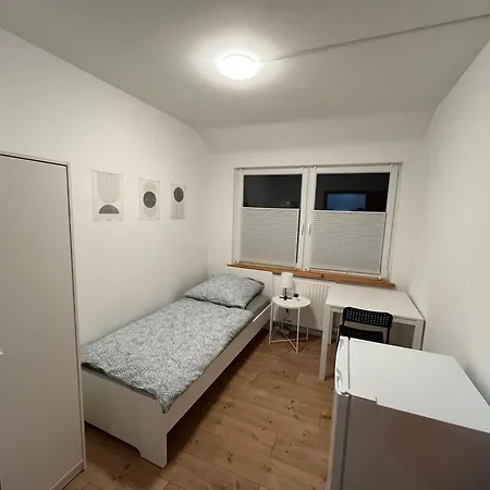 Moderne In Mit Gemeinschaftsbad&küche Hostel *