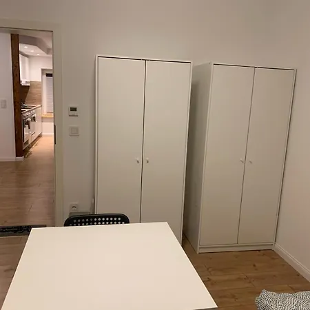 Moderne In Mit Gemeinschaftsbad & Kueche * Rosengarten (Lower-Saxony)