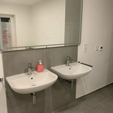 旅馆 Moderne In Mit Gemeinschaftsbad & Kueche