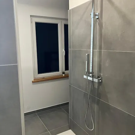 Moderne In Mit Gemeinschaftsbad & Kueche Rosengarten (Lower-Saxony)